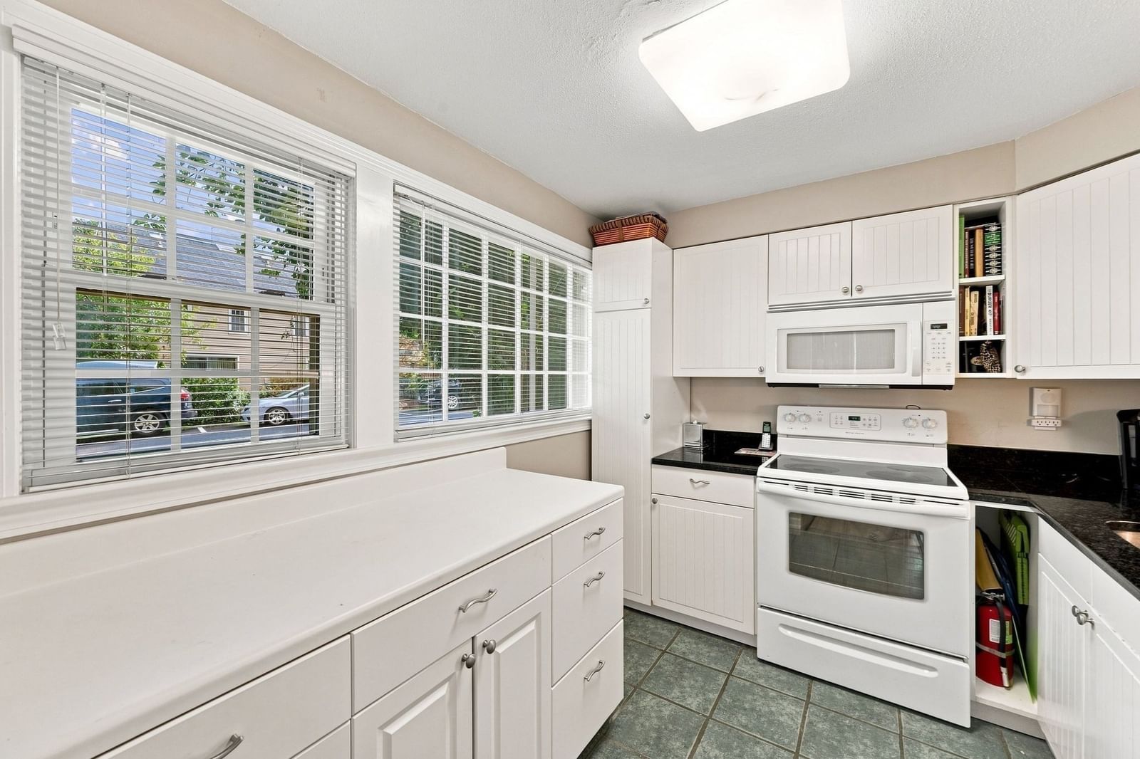 2 Capstan Way #2 Swampscott — Photo 12 of 35
