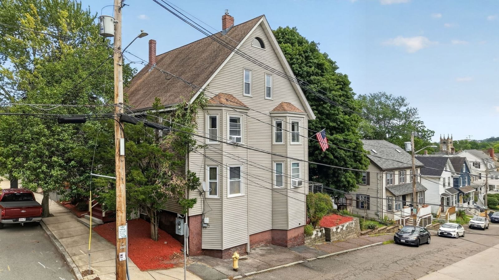 53 Irving St Medford — Photo 3 of 42