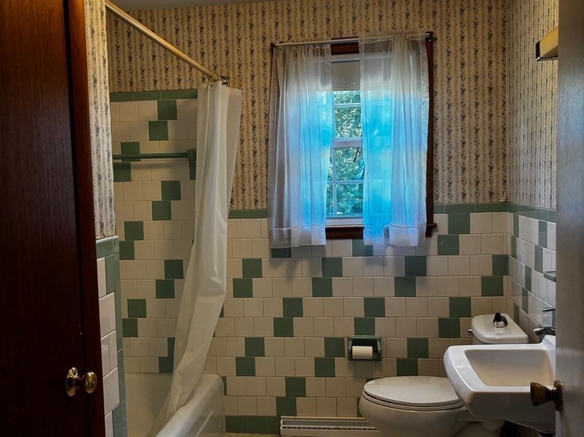 33 Chartley Brook Ln Attleboro — Photo 23 of 26