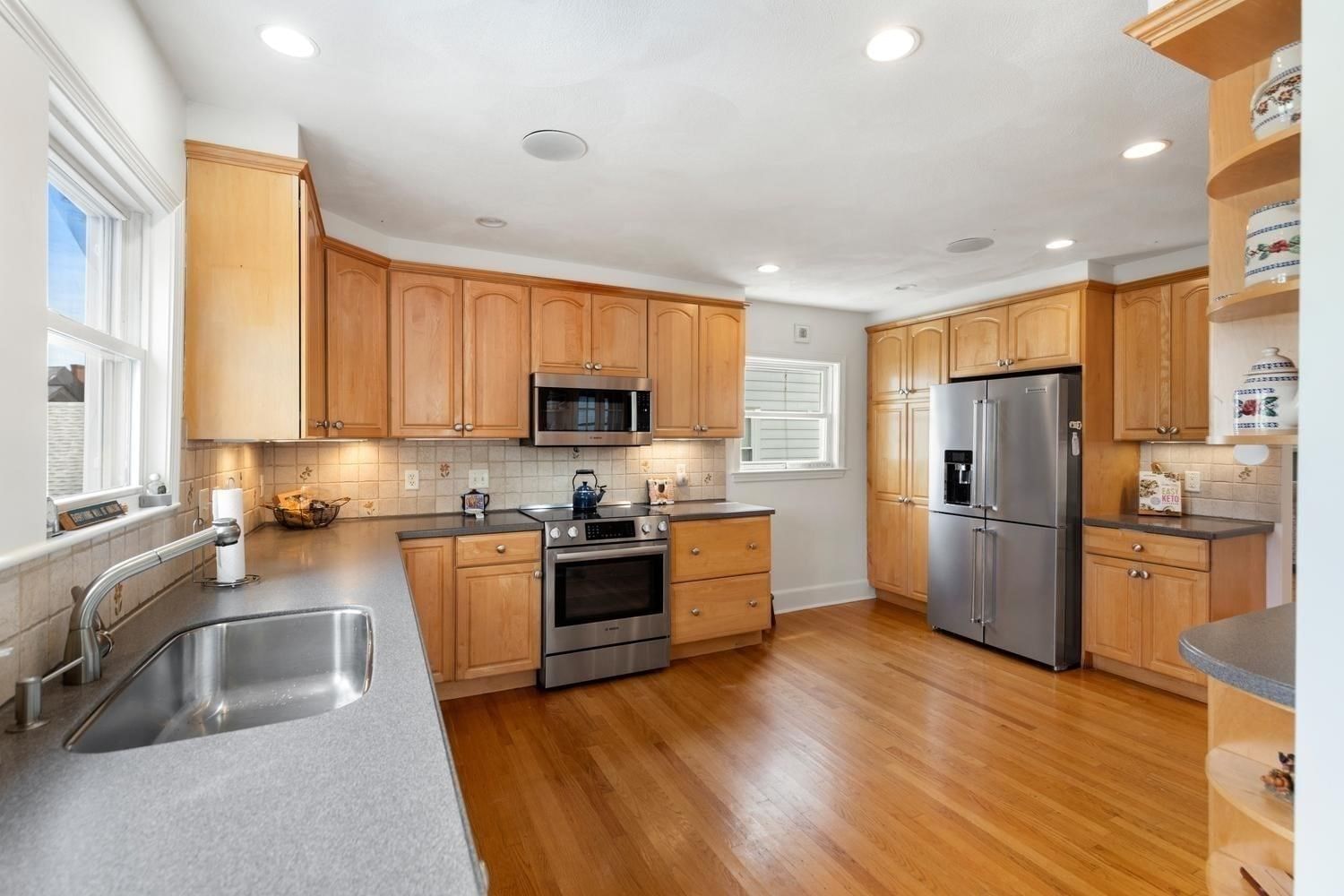501 Belmont St Belmont — Photo 16 of 42