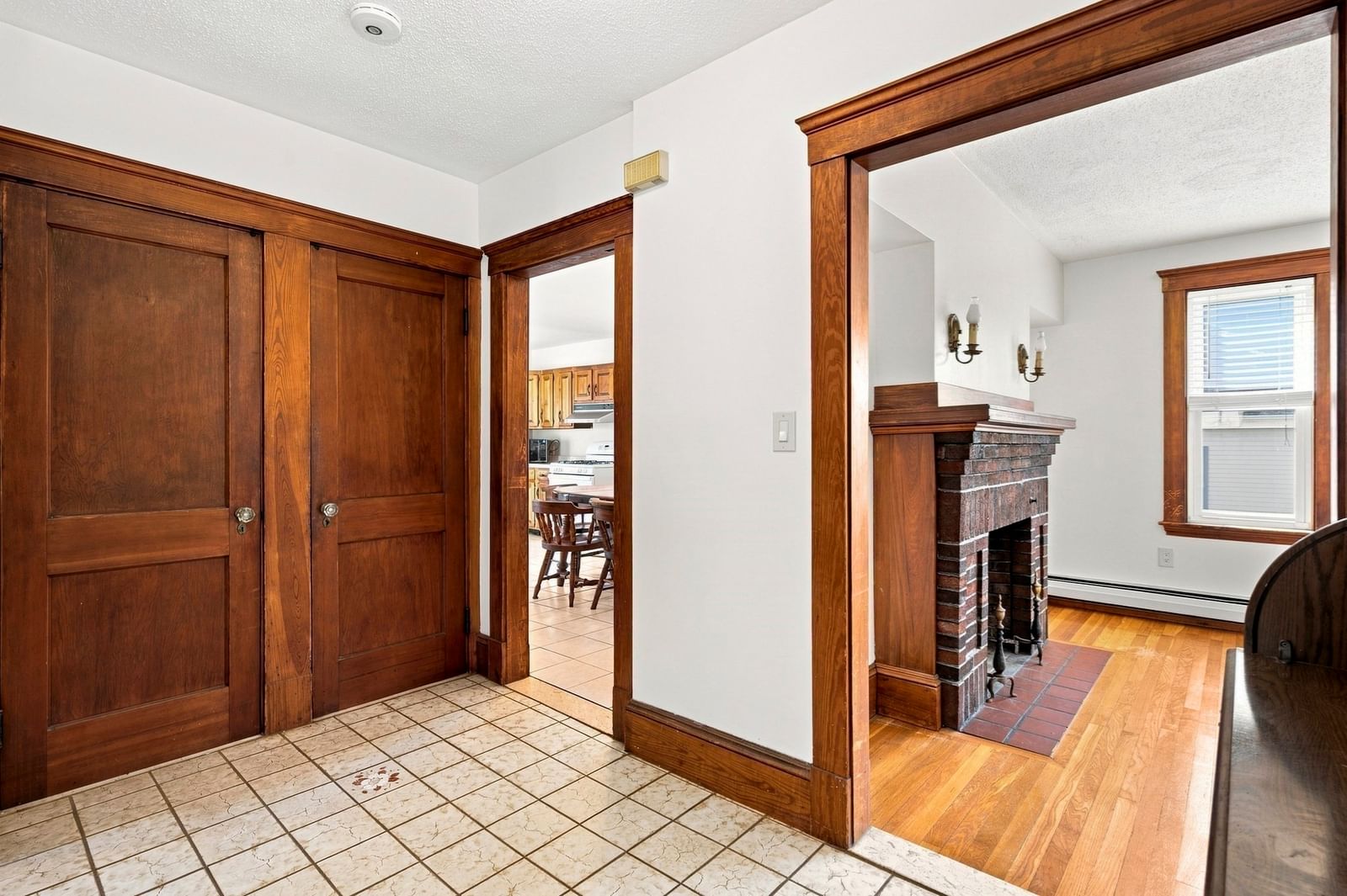 9 Gregg St Beverly — Photo 15 of 40