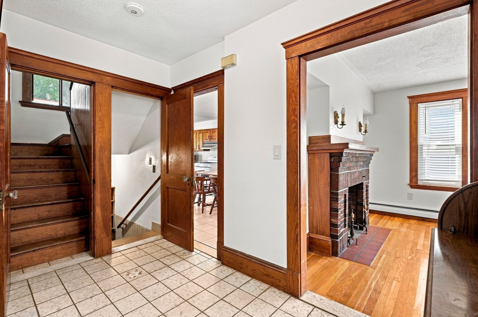 9 Gregg St Beverly — Photo 16 of 40