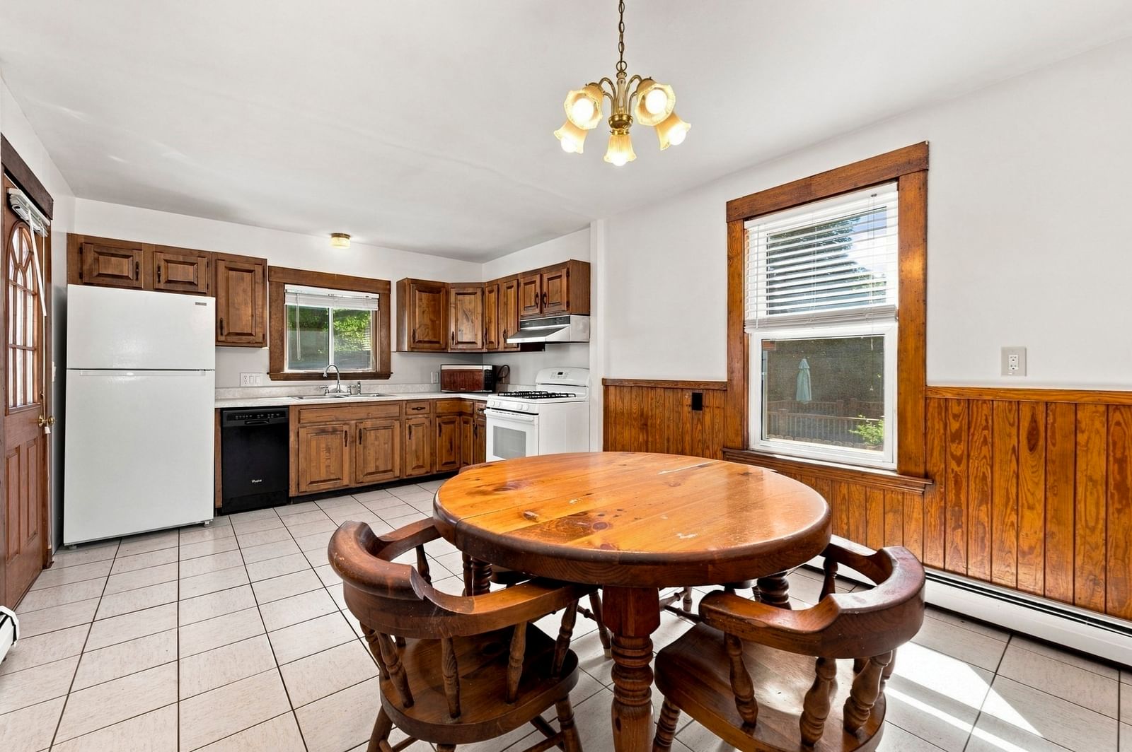 9 Gregg St Beverly — Photo 23 of 40