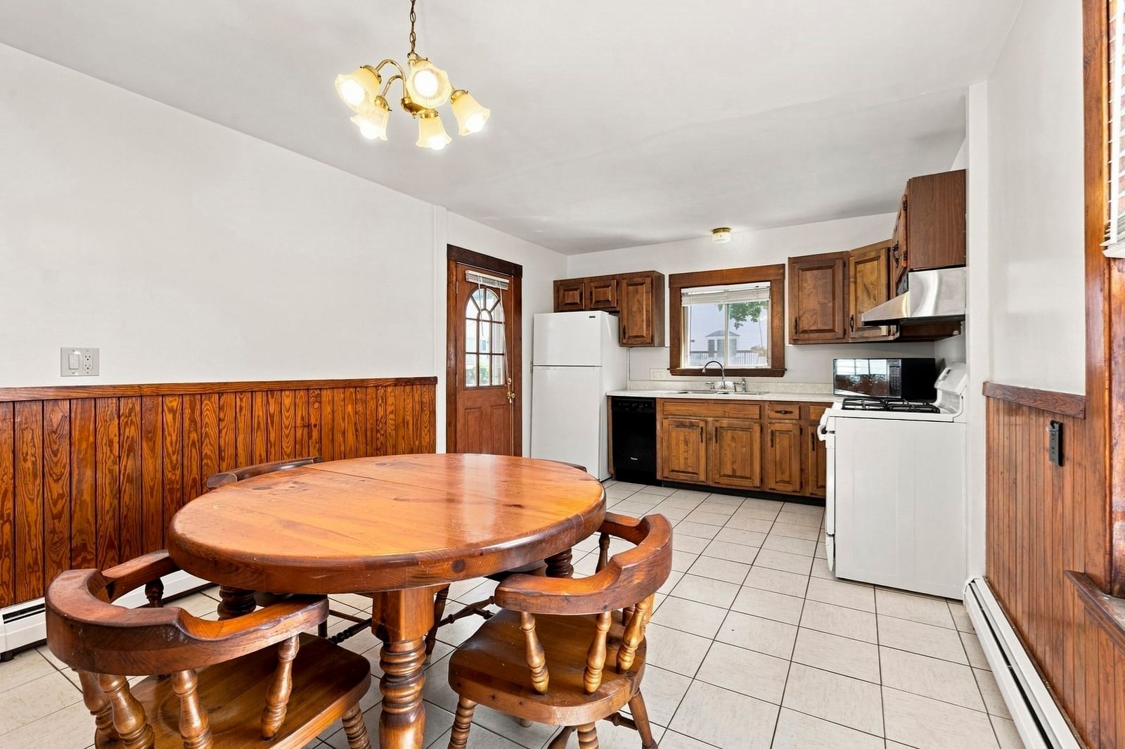 9 Gregg St Beverly — Photo 24 of 40