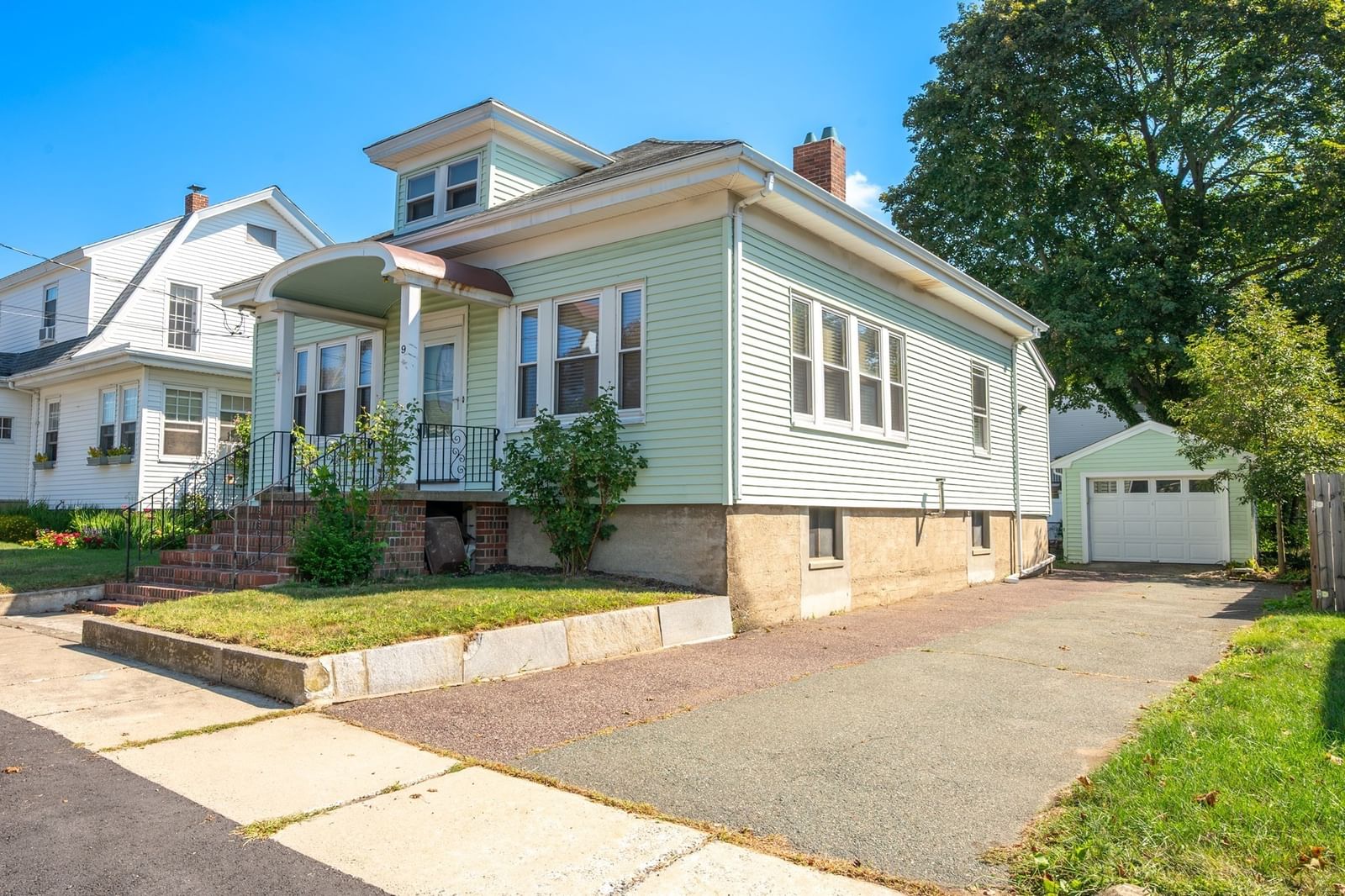 9 Gregg St Beverly — Photo 3 of 40