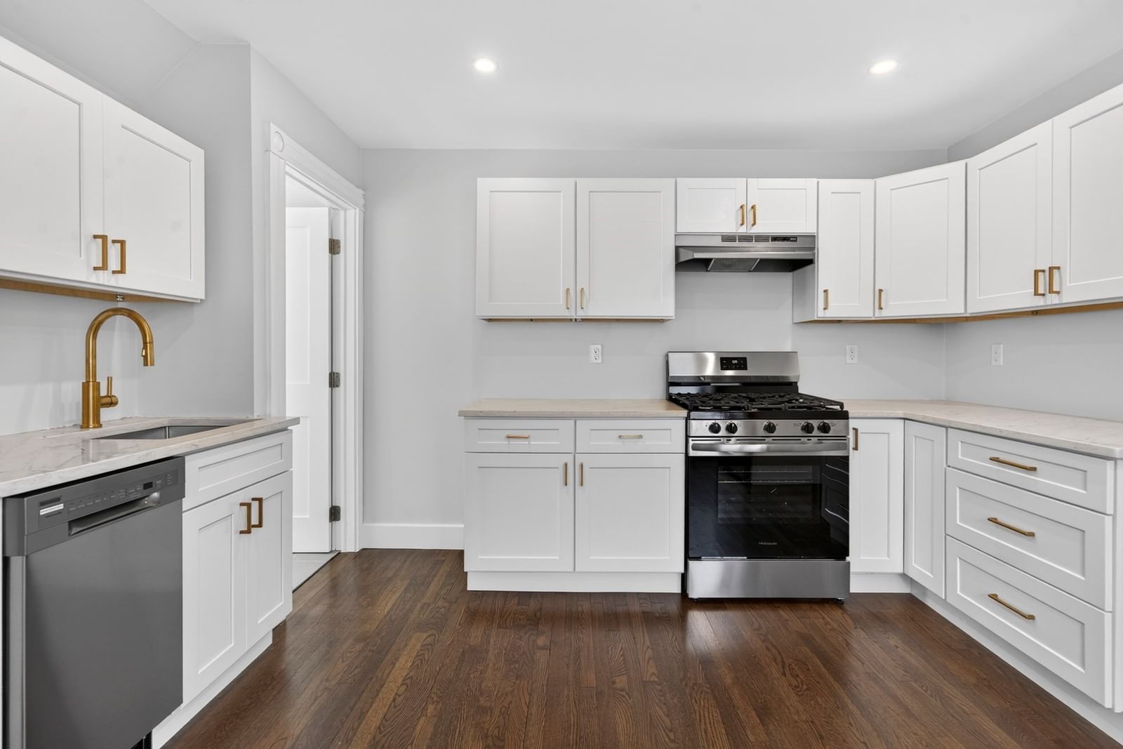 21 Dunlap St #3 Salem — Photo 2 of 22