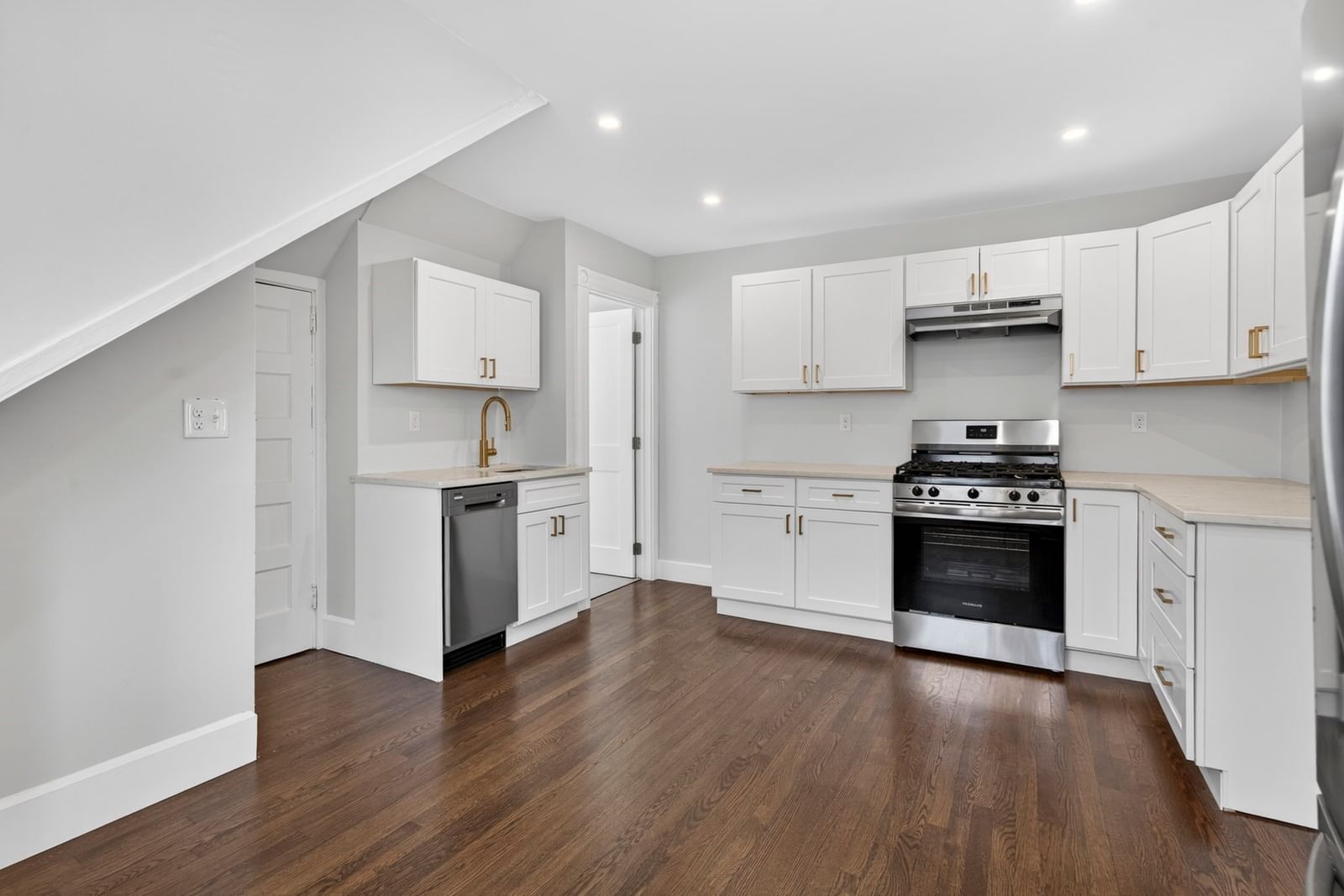 21 Dunlap St #3 Salem — Photo 3 of 22