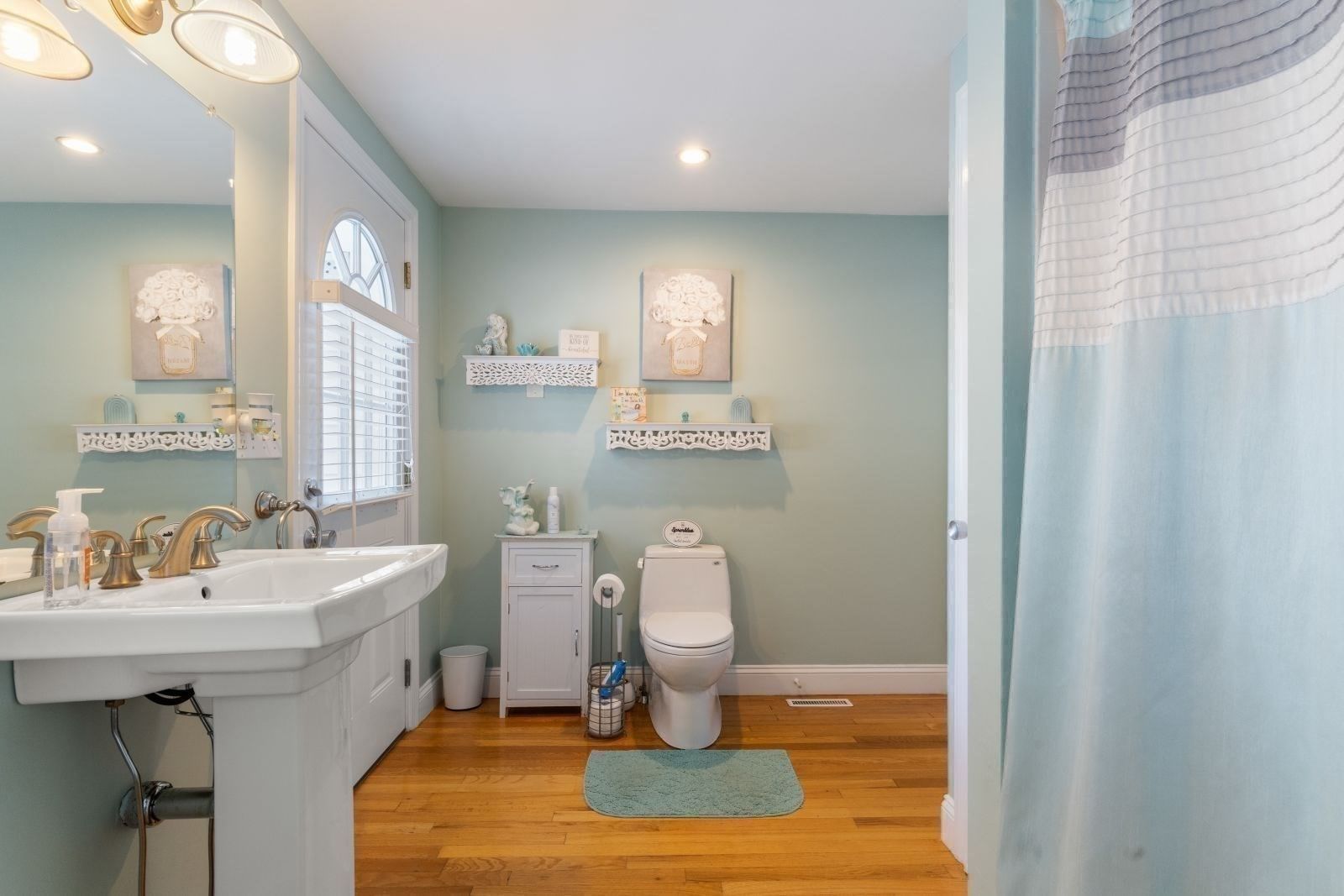 22 Aberdeen Ave Waltham — Photo 12 of 38