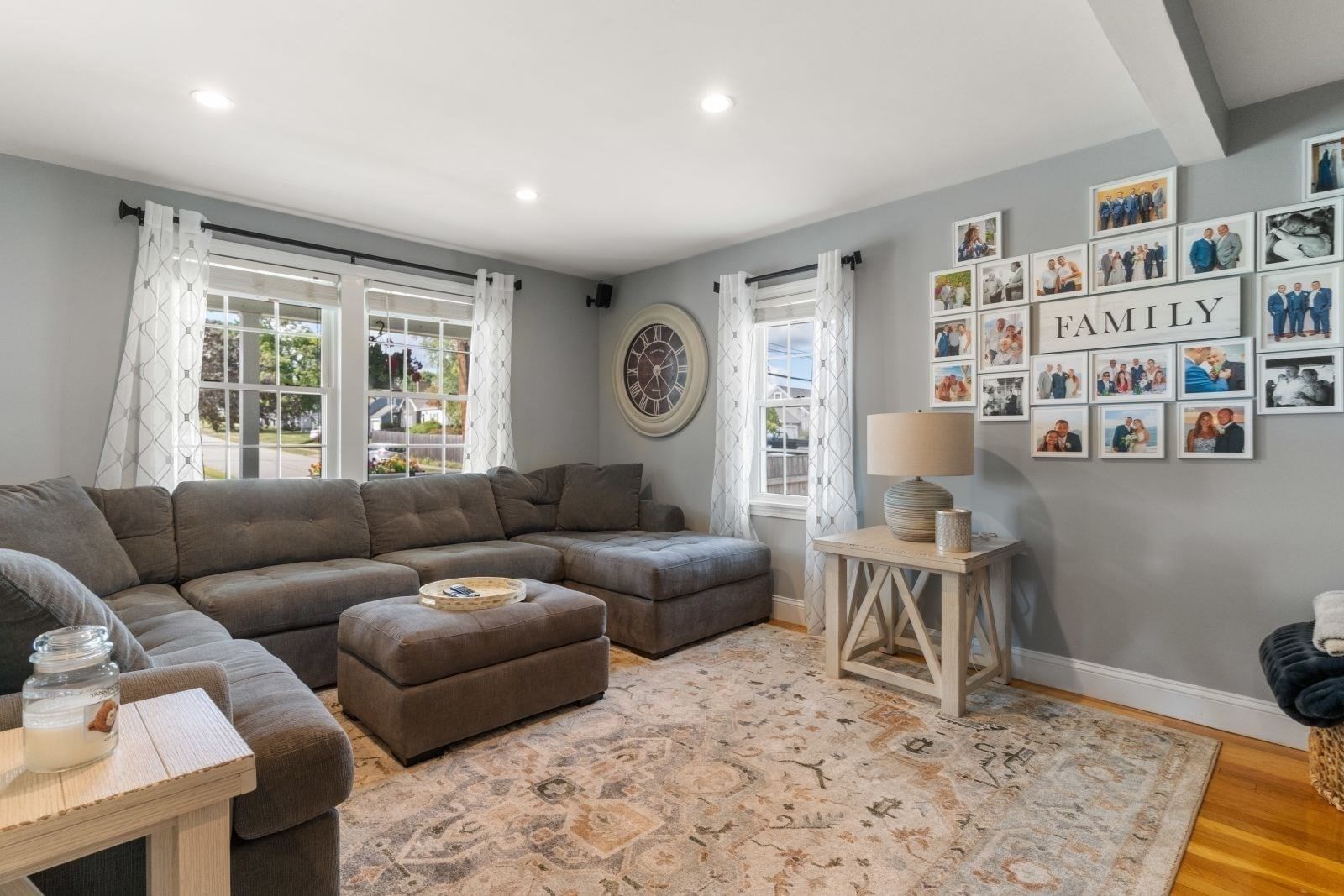 22 Aberdeen Ave Waltham — Photo 4 of 38