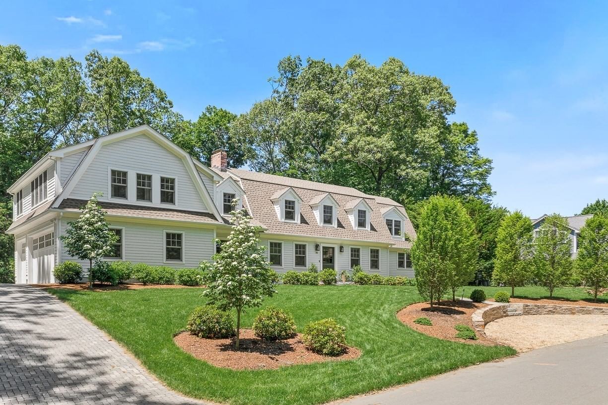 39 Fairbanks Ave Wellesley — Photo 1 of 42