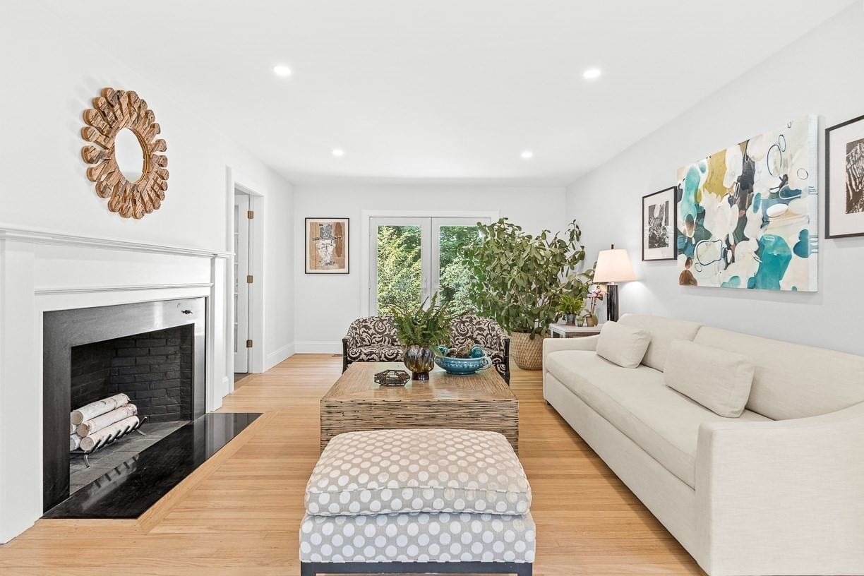 39 Fairbanks Ave Wellesley — Photo 19 of 42