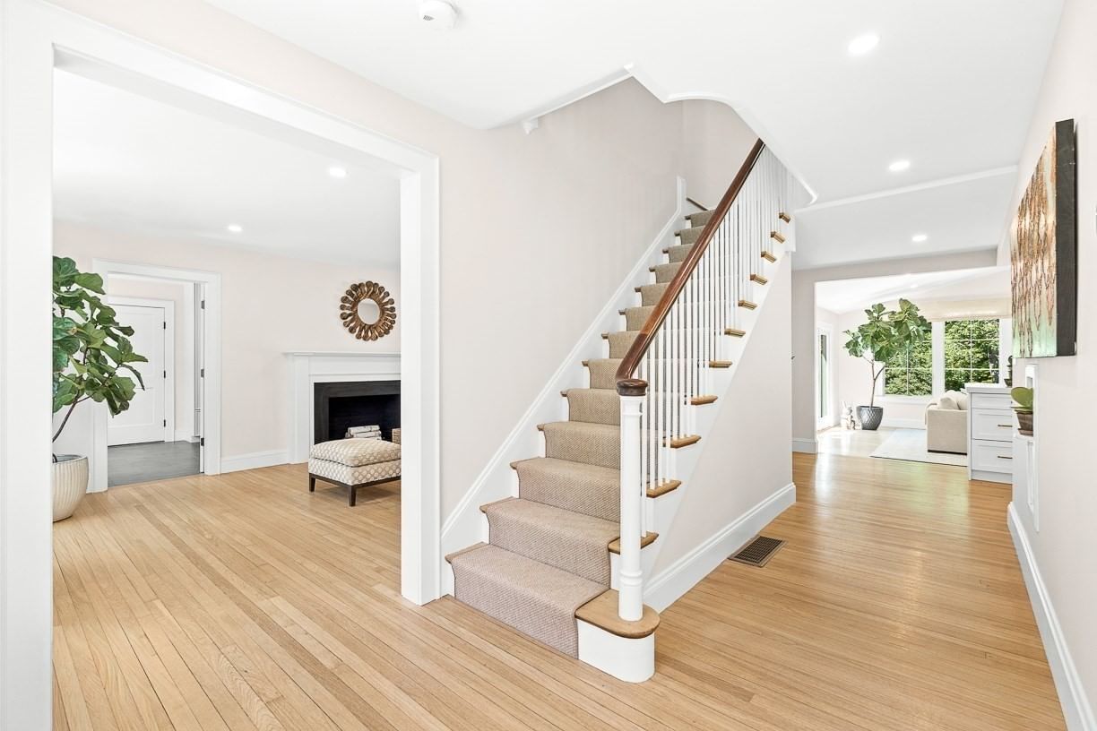 39 Fairbanks Ave Wellesley — Photo 4 of 42