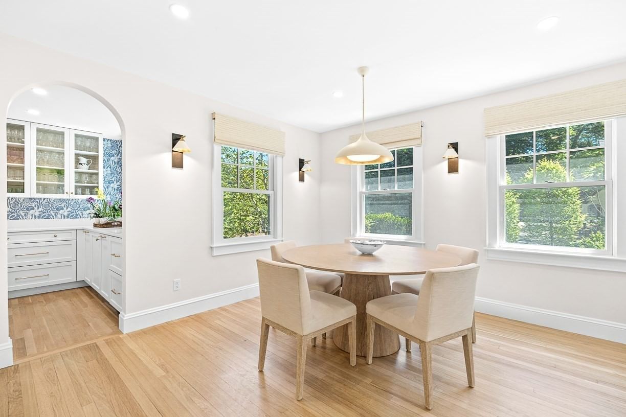 39 Fairbanks Ave Wellesley — Photo 6 of 42