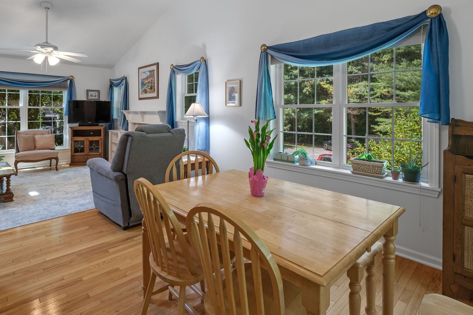 9 Bishops Forest Dr #9 Waltham — Photo 4 of 19