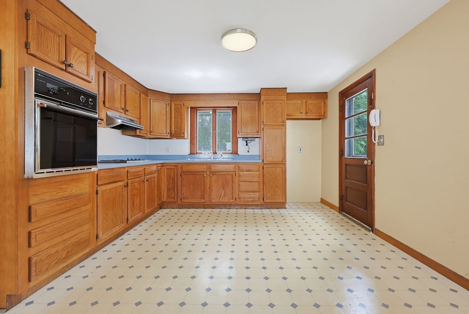 135 Crane St Dedham — Photo 12 of 28