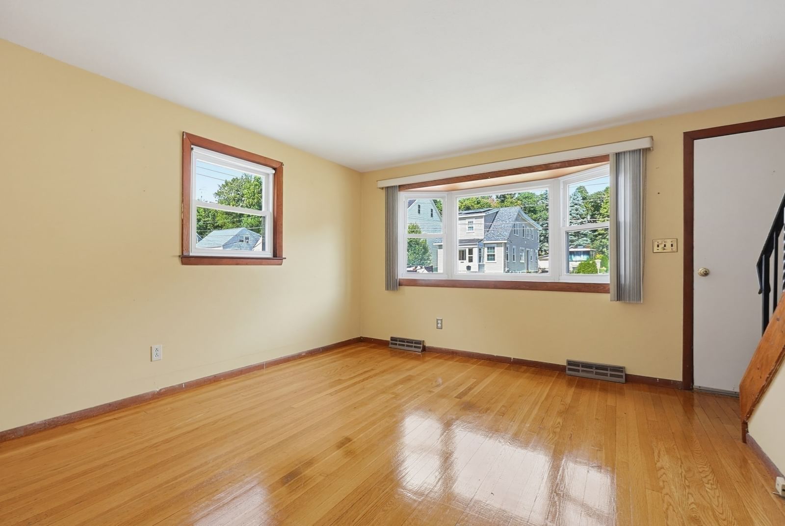 135 Crane St Dedham — Photo 7 of 28