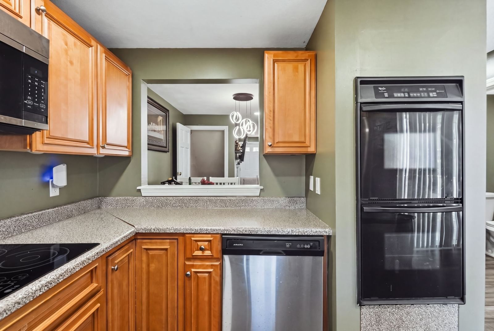 47 Lawn St #47 Attleboro — Photo 12 of 40