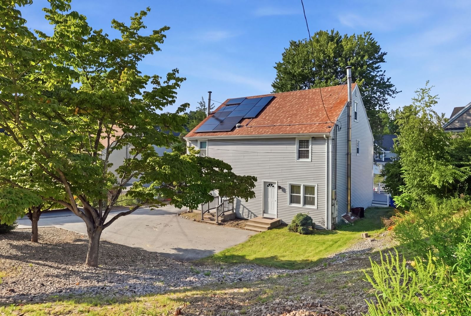 47 Lawn St #47 Attleboro — Photo 4 of 40