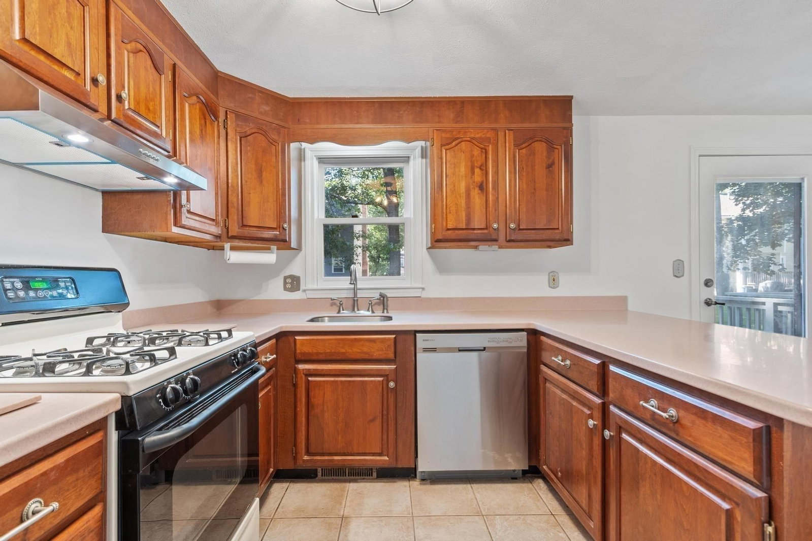 152 Wellman Ave. #152 Chelmsford — Photo 8 of 42