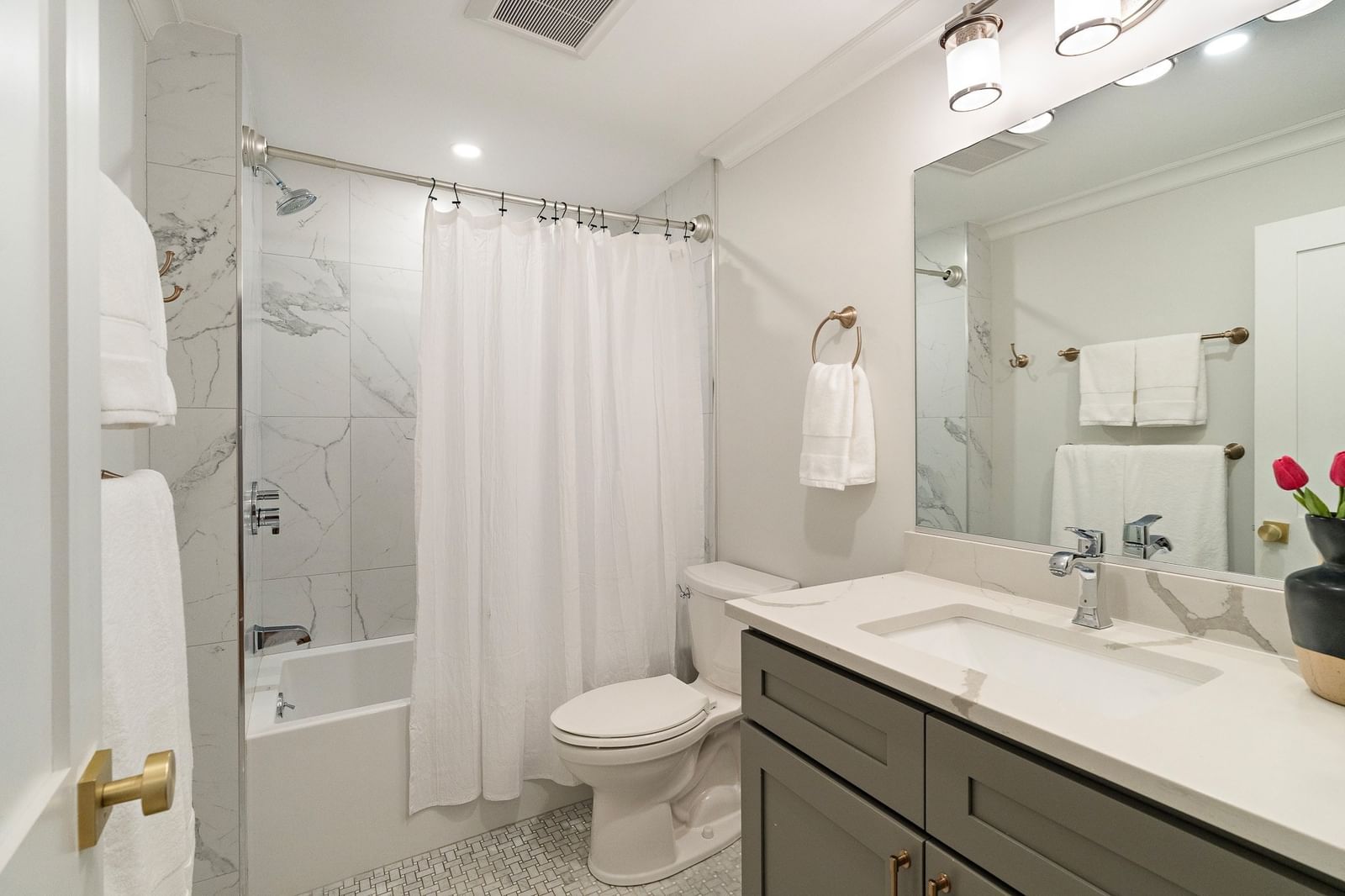 98 W Springfield Street #1 Boston — Photo 12 of 17