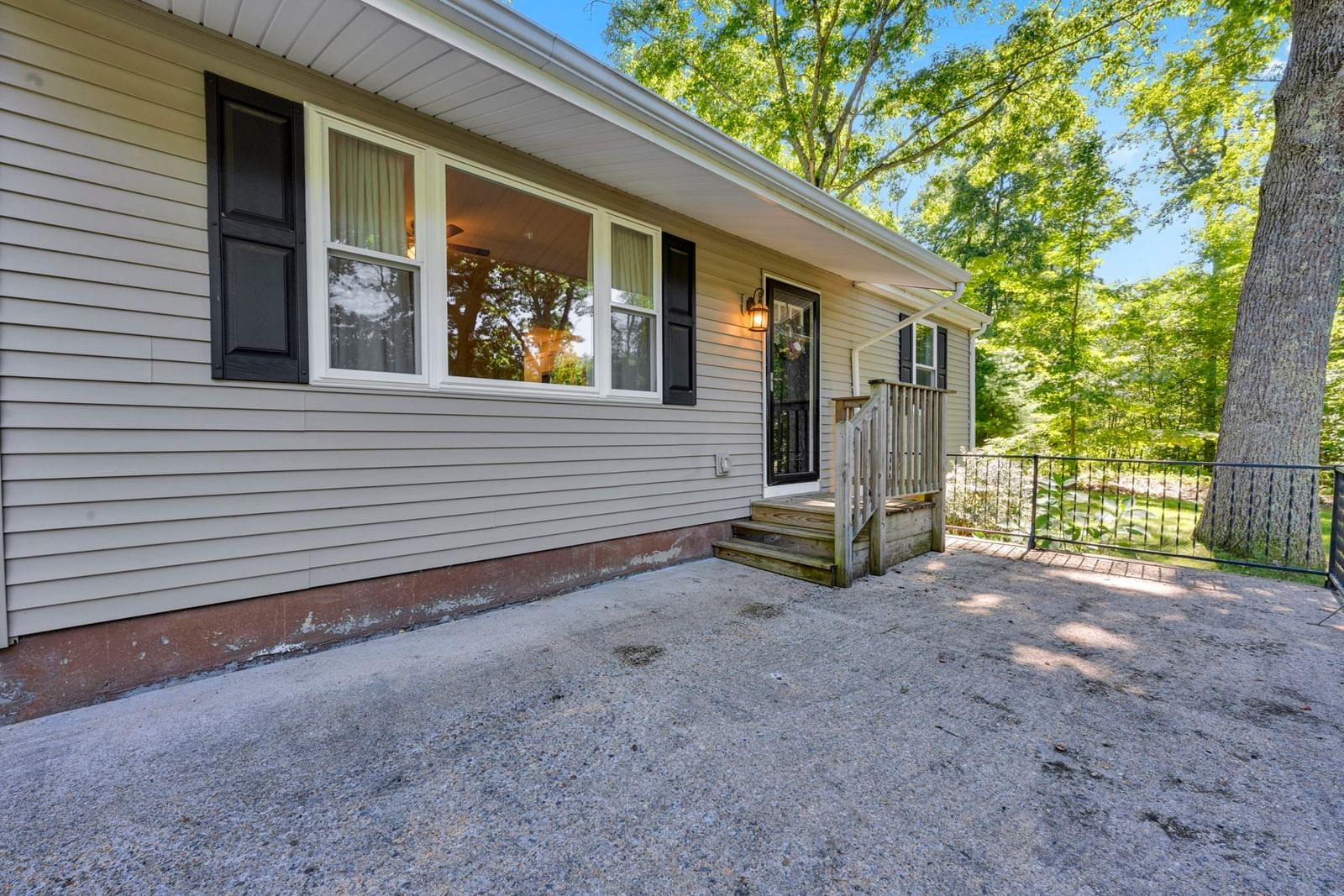 6 Barrett Rd North Brookfield — Photo 27 of 30