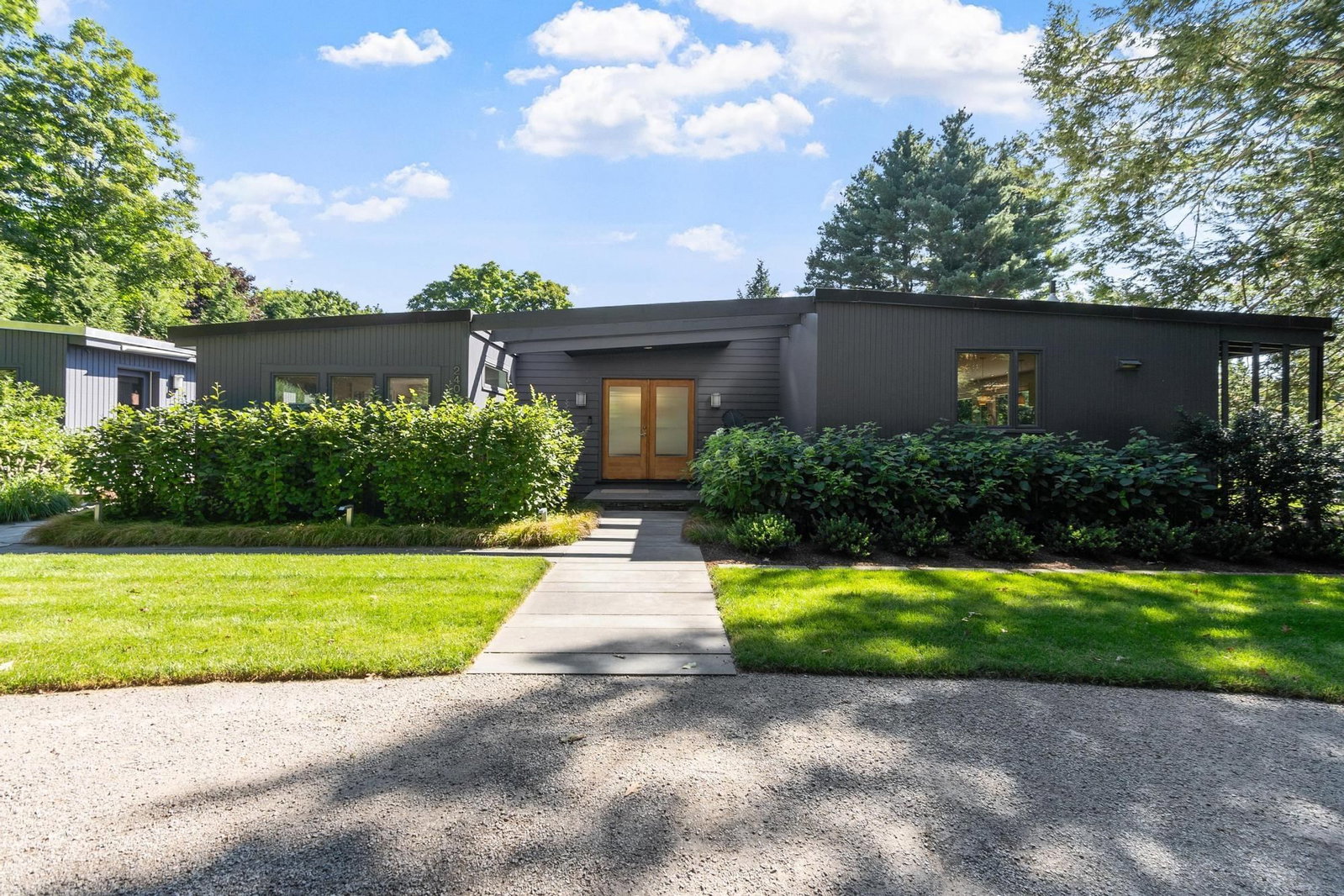 240 Concord Rd Lincoln — Photo 2 of 42