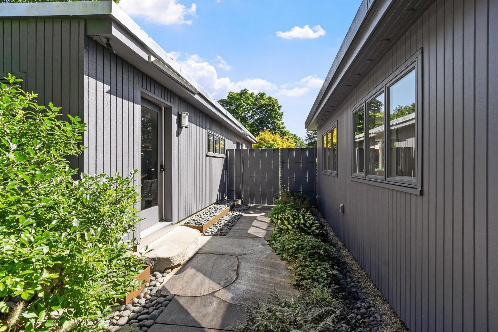 240 Concord Rd Lincoln — Photo 31 of 42