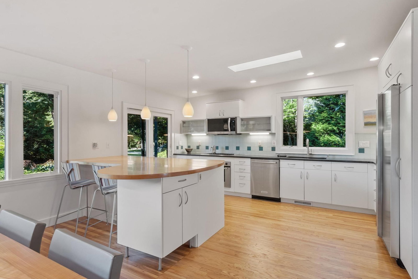 240 Concord Rd Lincoln — Photo 8 of 42