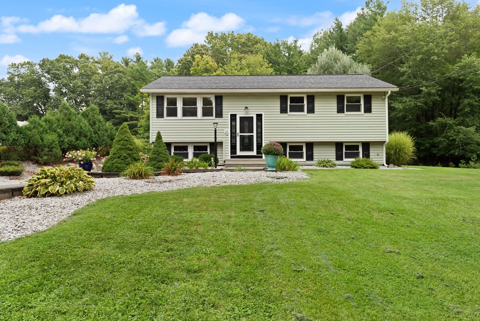 24 Sleigh Rd Chelmsford — Photo 2 of 40
