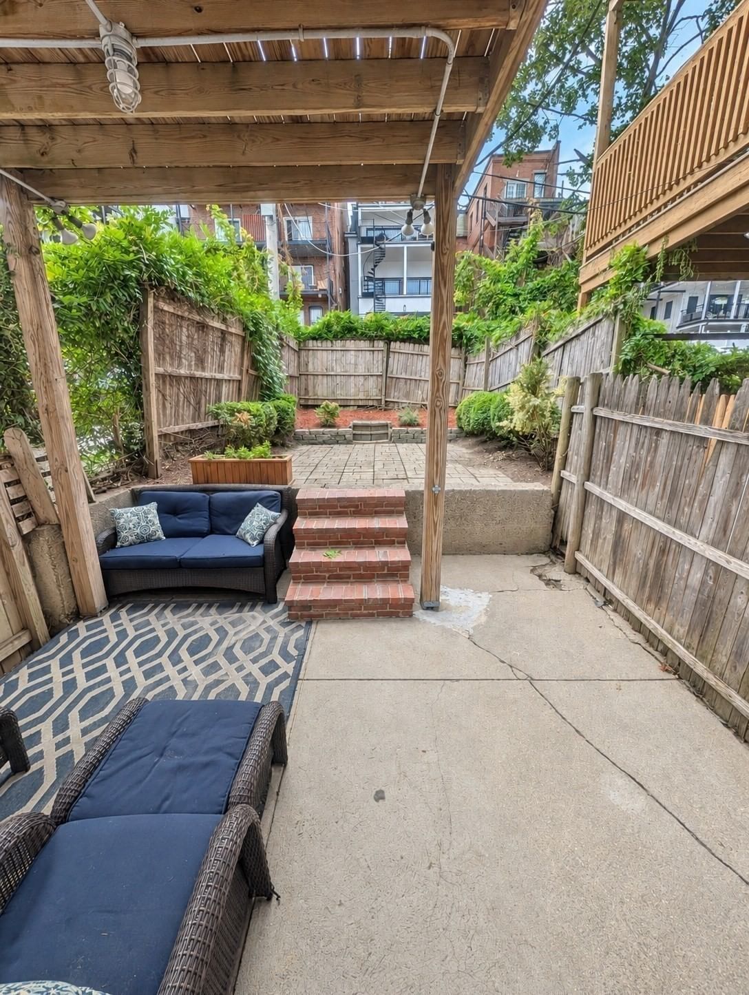 421 E 3rd St #1 Boston — Photo 21 of 27