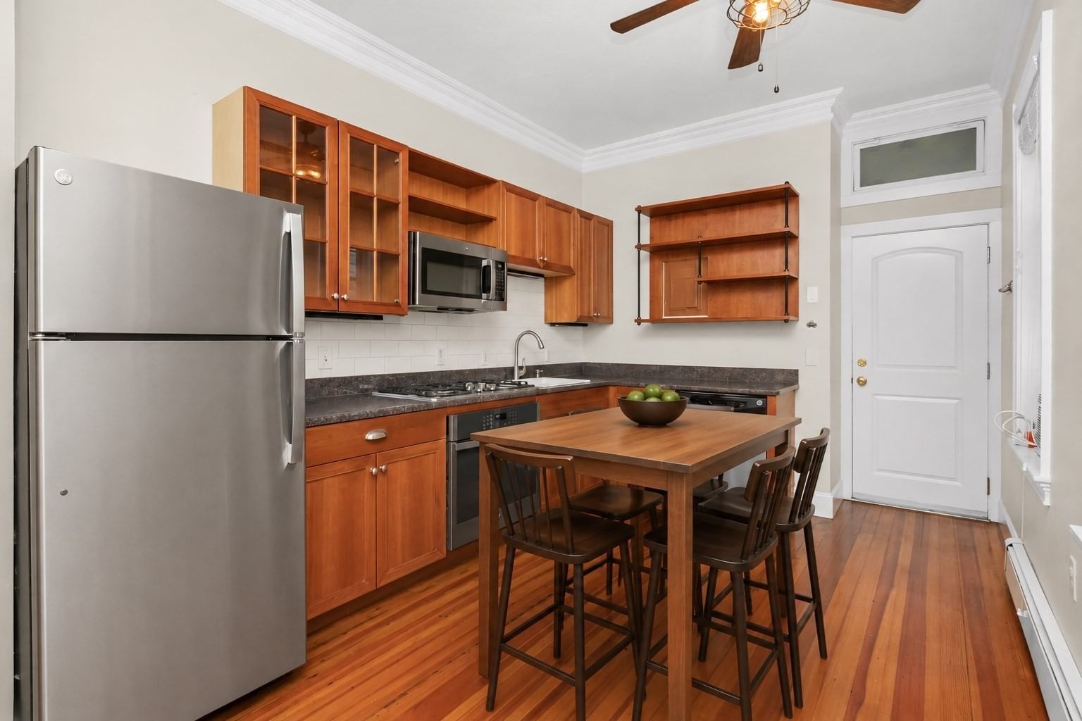 421 E 3rd St #1 Boston — Photo 8 of 27