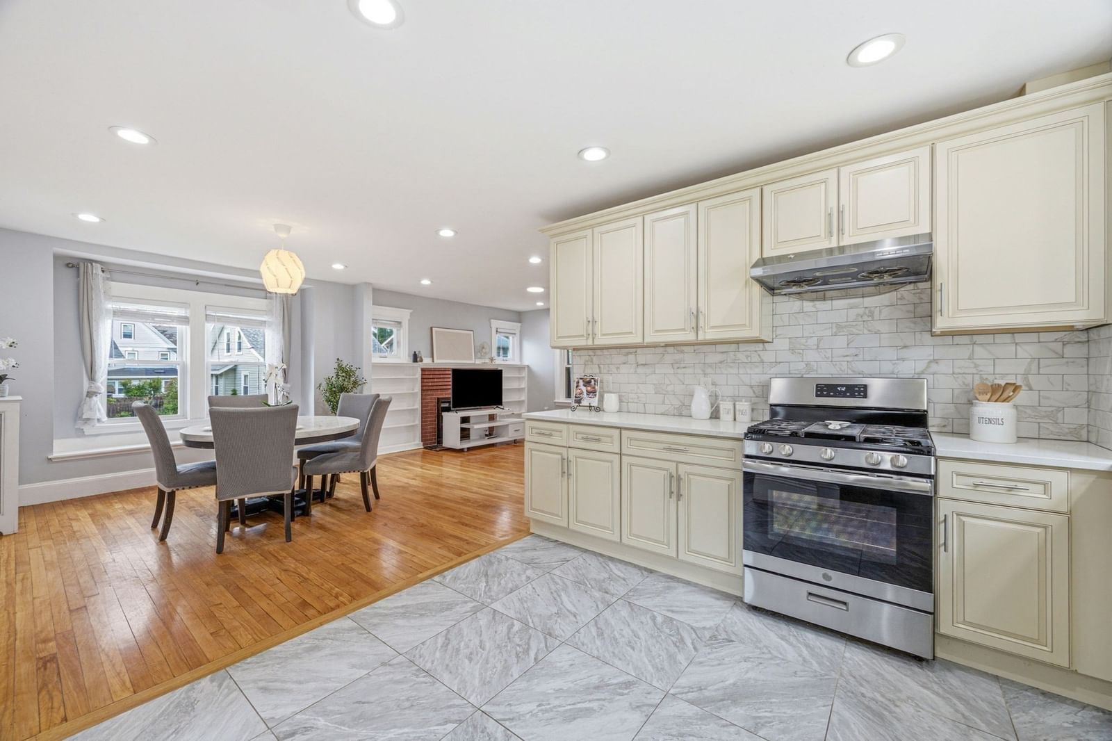 3 Florence Quincy — Photo 16 of 28