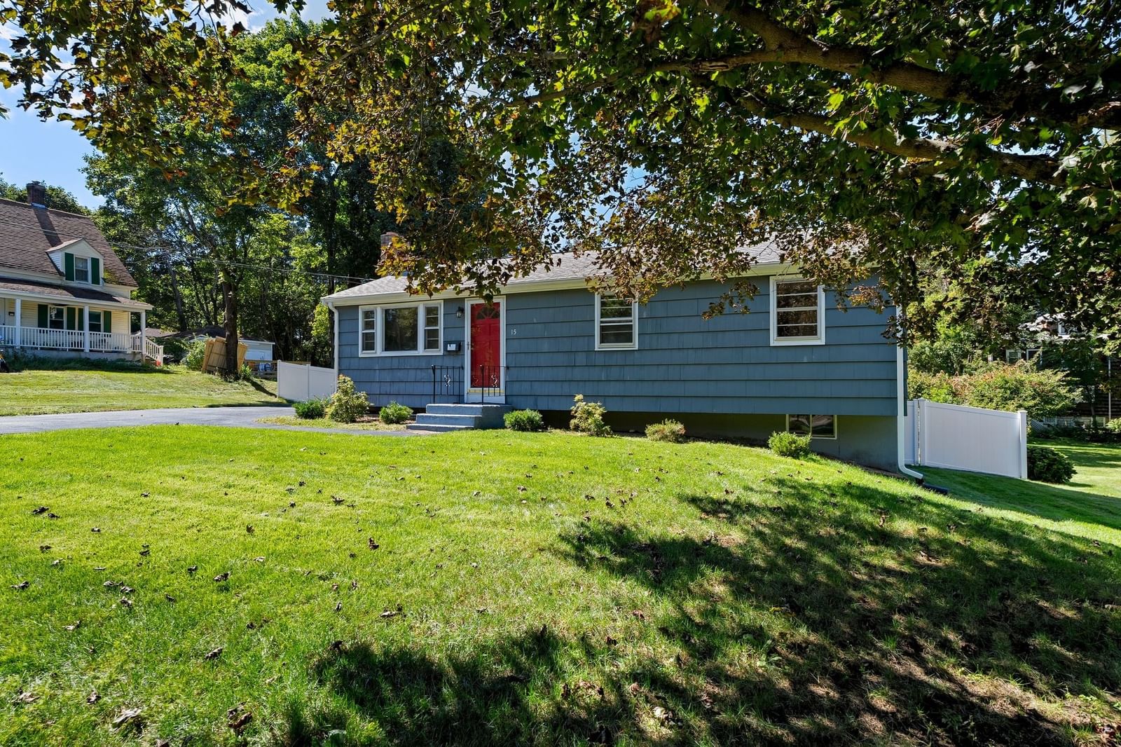 15 Bradford St Stoughton — Photo 3 of 42