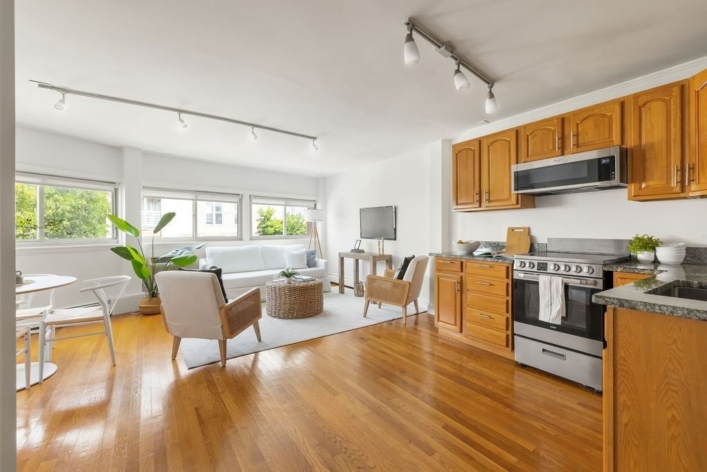 348 Franklin St #3A Cambridge — Photo 3 of 22