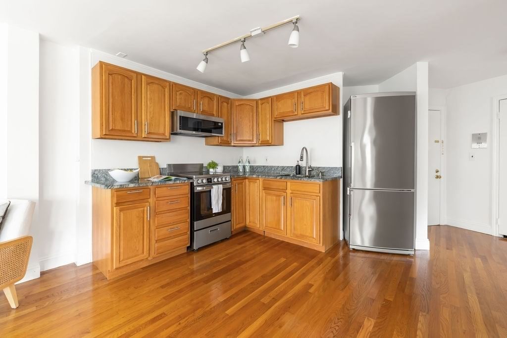 348 Franklin St #3A Cambridge — Photo 6 of 22