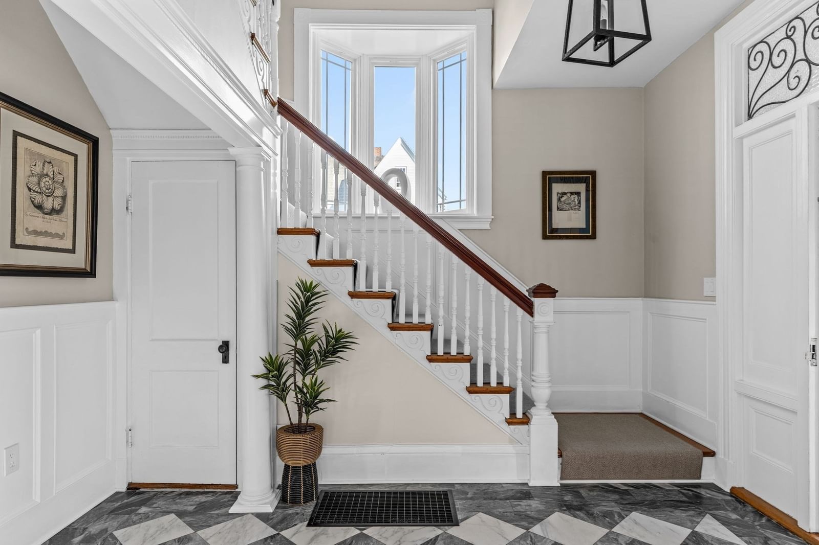 186 Temple St Boston — Photo 10 of 42