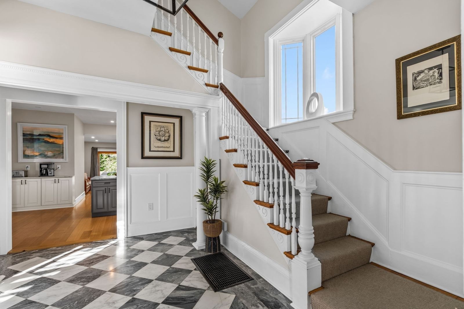 186 Temple St Boston — Photo 14 of 42