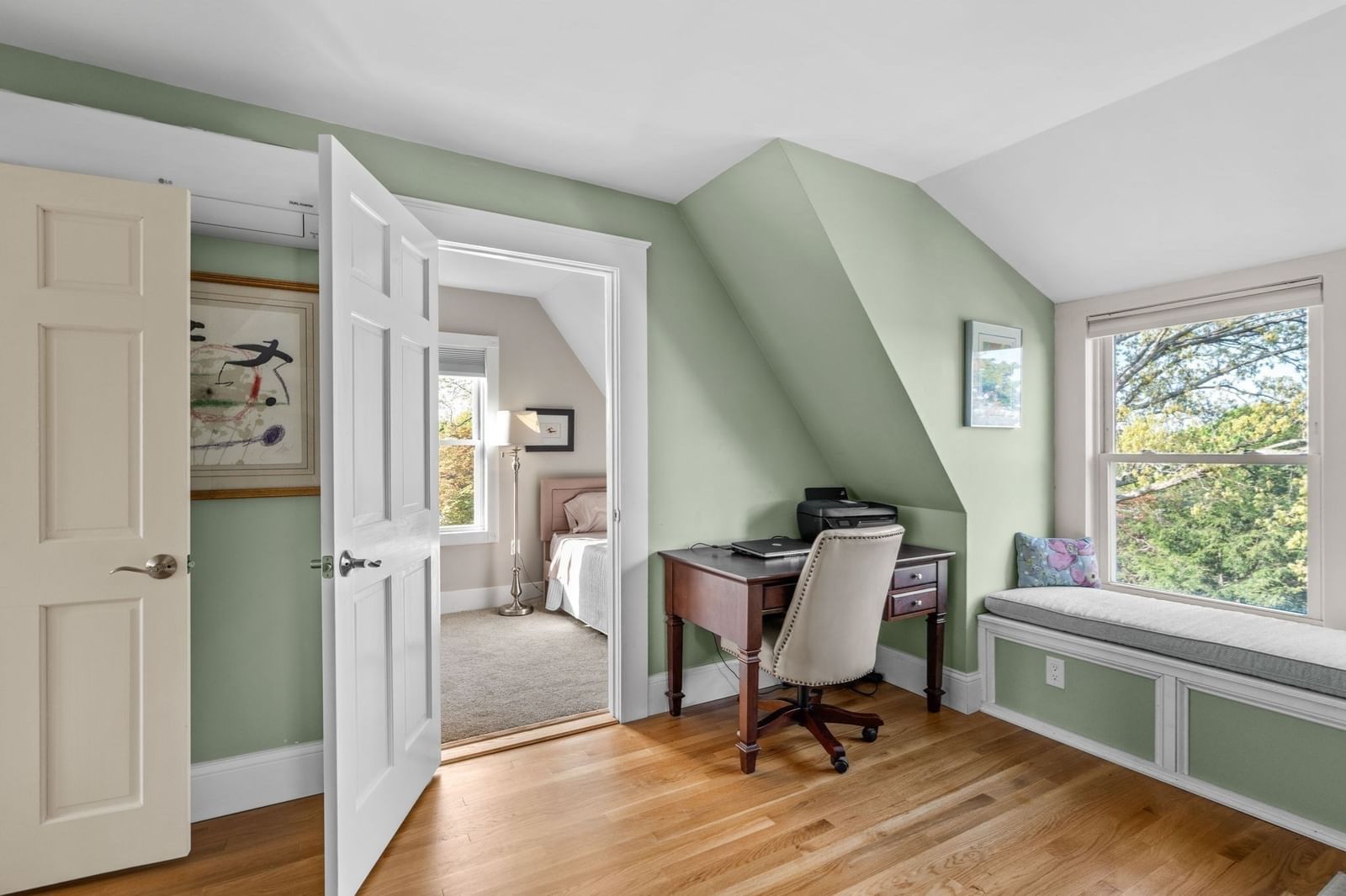 186 Temple St Boston — Photo 22 of 42