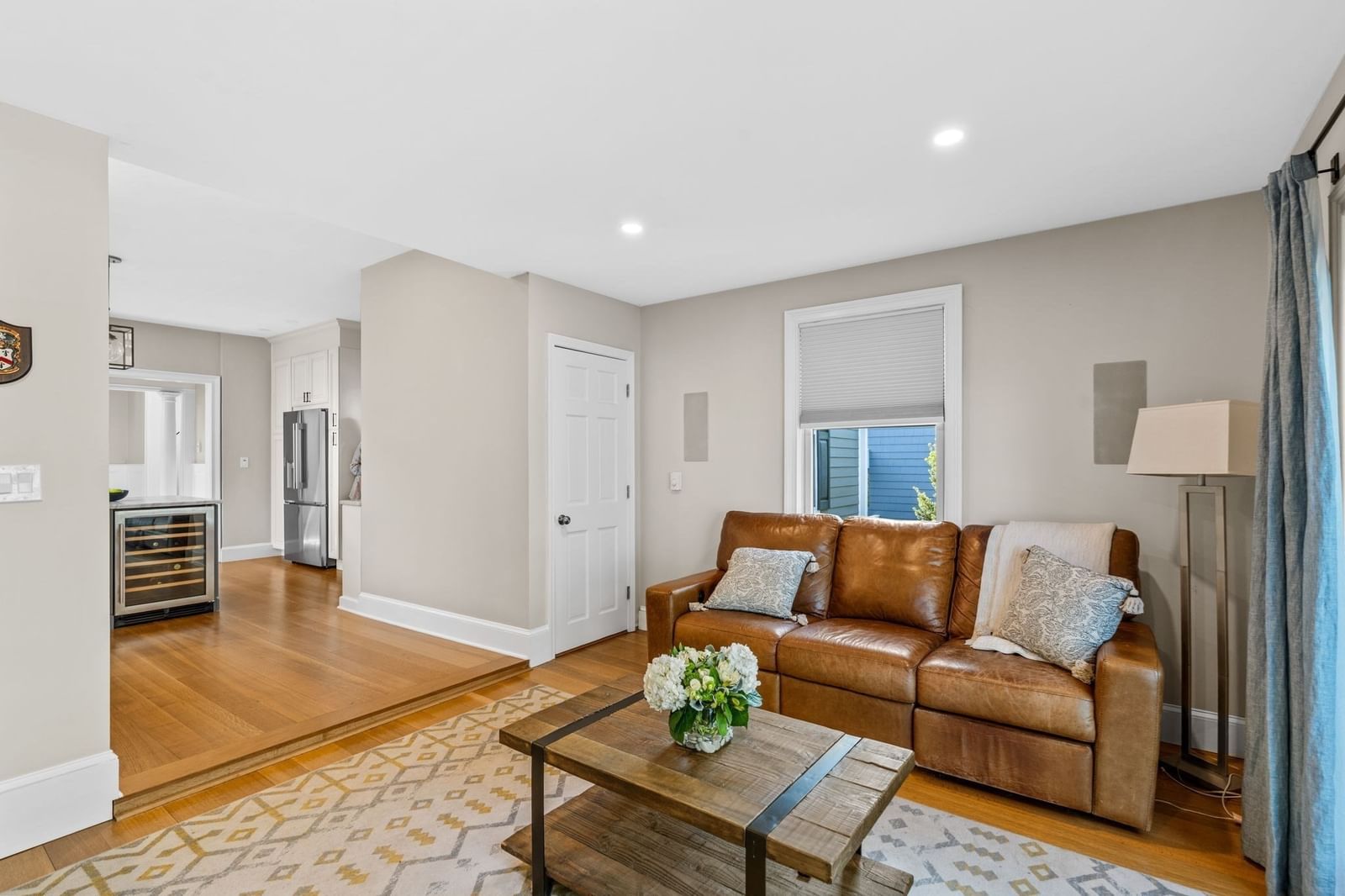 186 Temple St Boston — Photo 27 of 42
