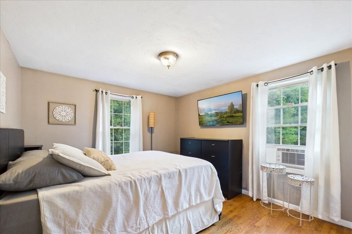 15 Old Center St Middleboro — Photo 17 of 42