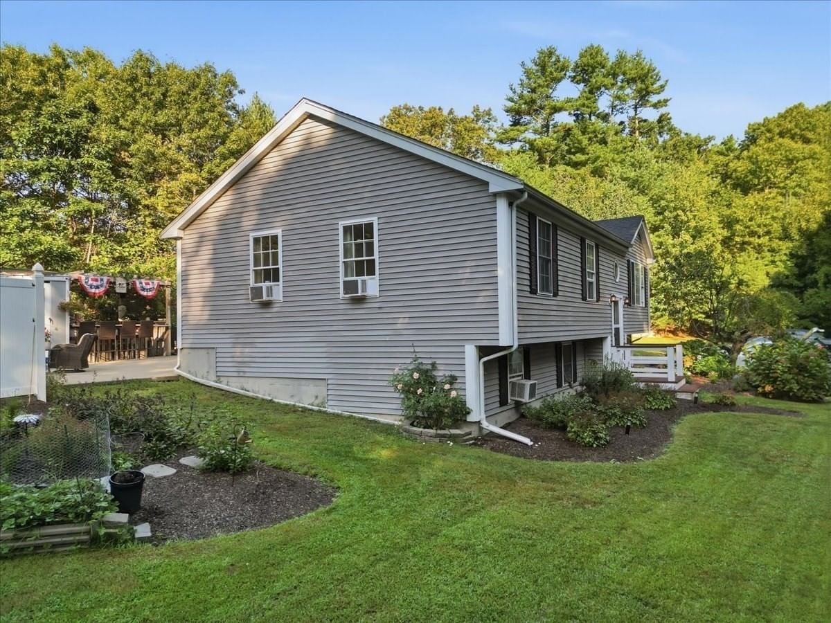 15 Old Center St Middleboro — Photo 2 of 42