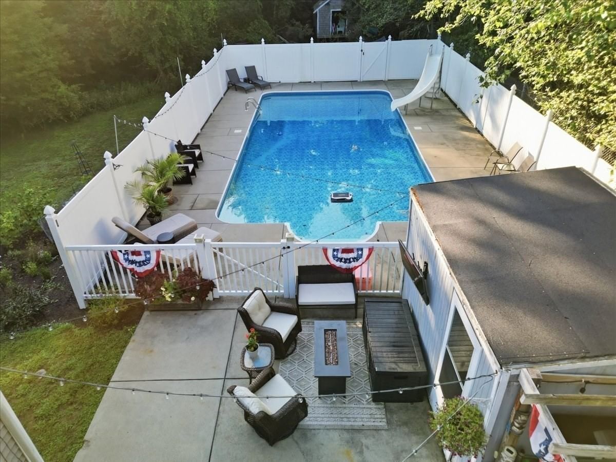 15 Old Center St Middleboro — Photo 4 of 42