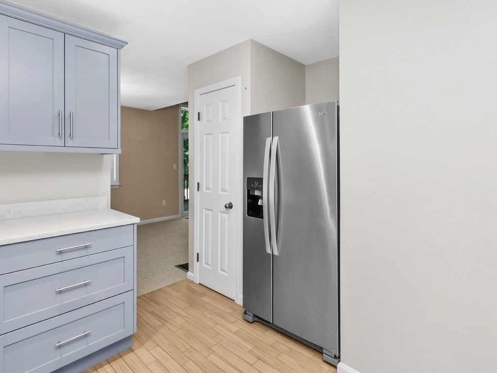 33 Bishops Forest Drive #33 Waltham — Photo 7 of 41