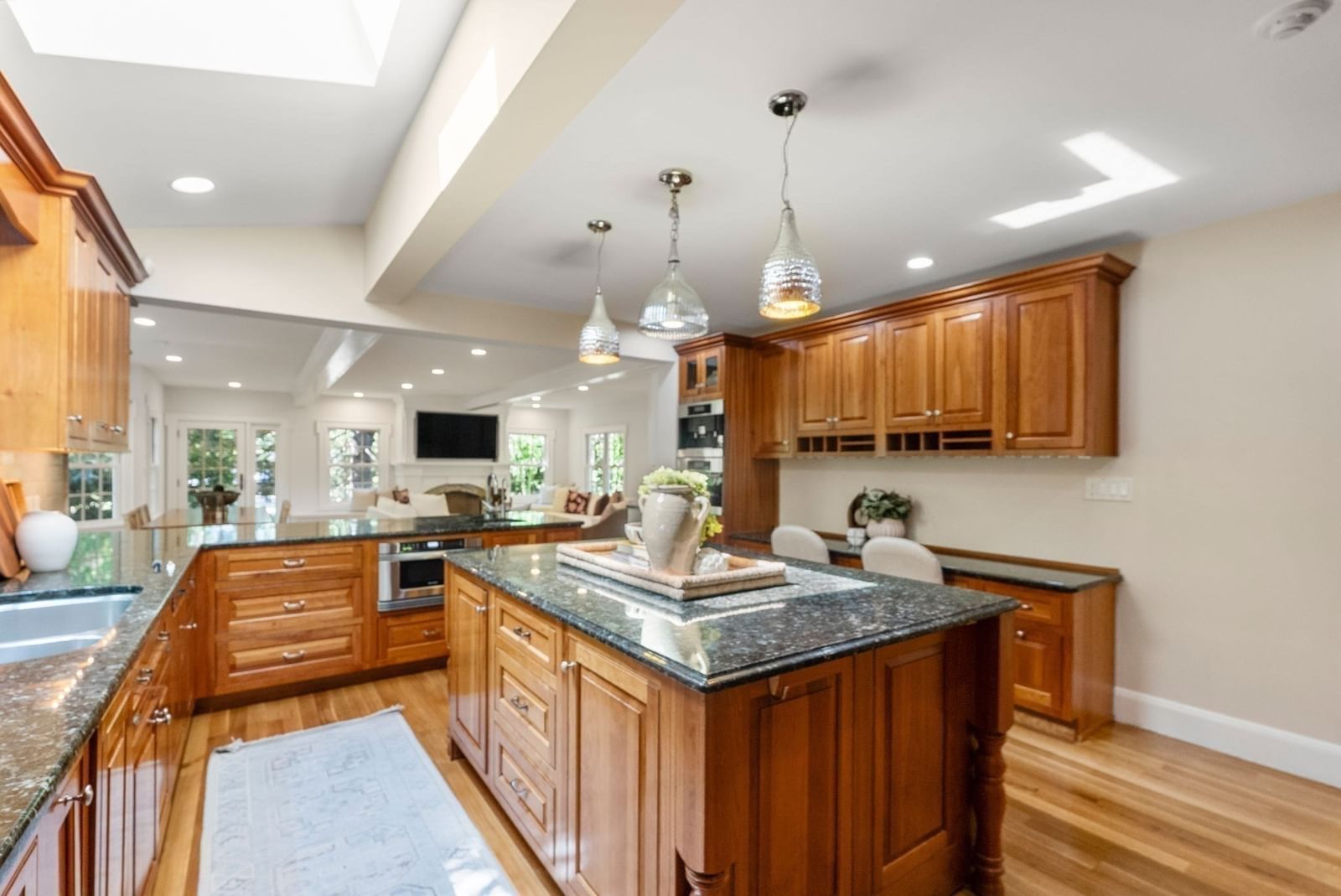 1 Kenilworth Circle Wellesley — Photo 13 of 36