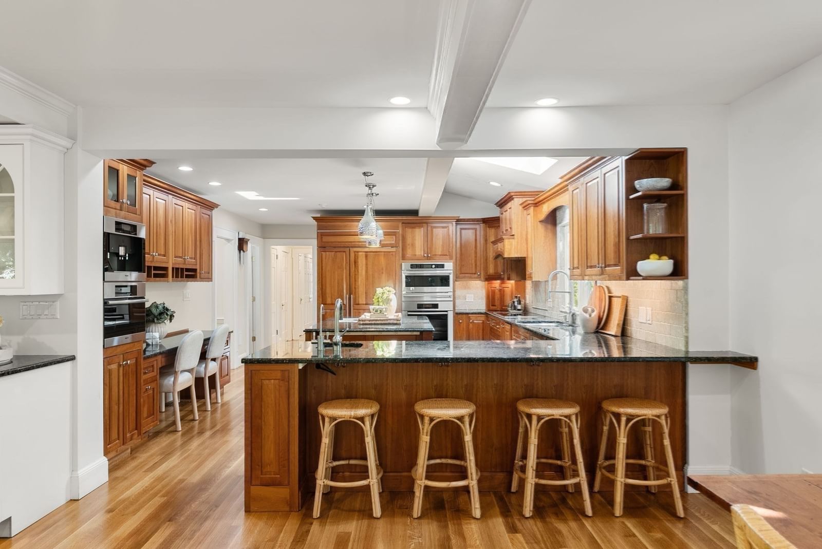 1 Kenilworth Circle Wellesley — Photo 14 of 36