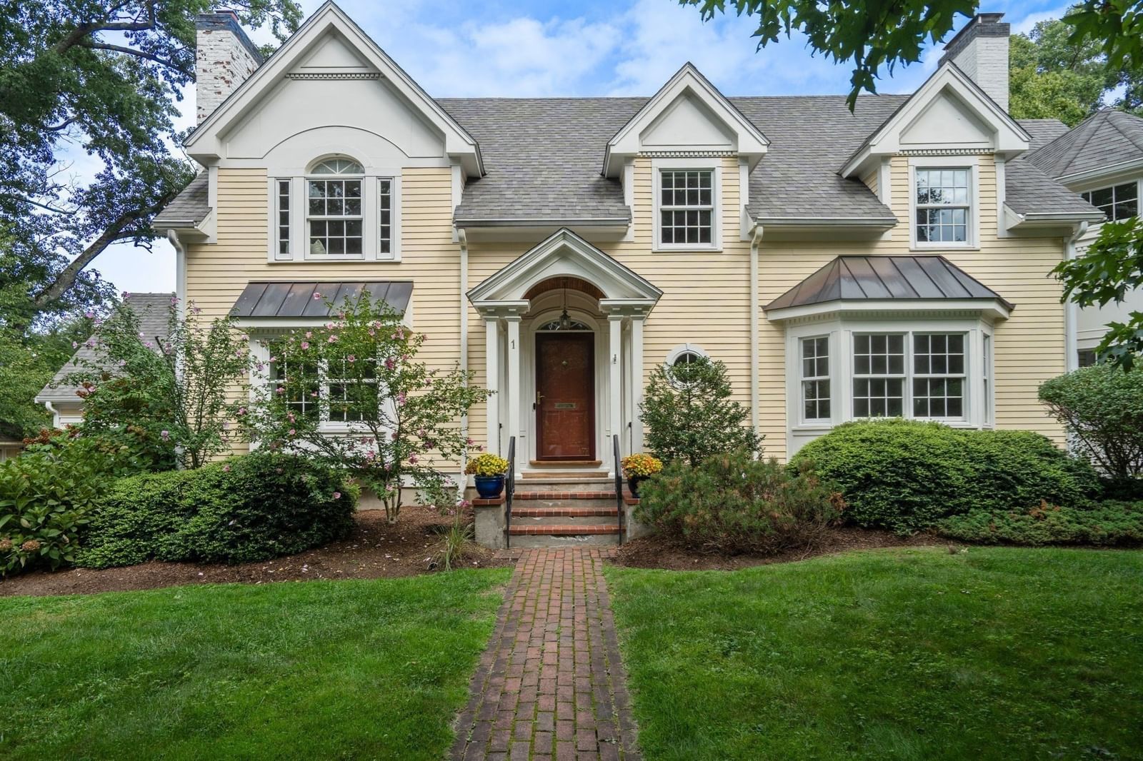 1 Kenilworth Circle Wellesley — Photo 3 of 36