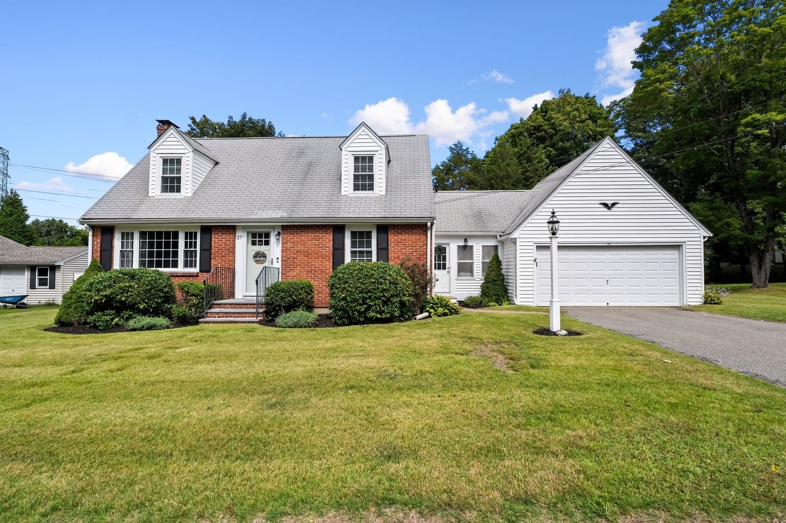 27 Mount Pleasant Ave Holbrook — Photo 1 of 31