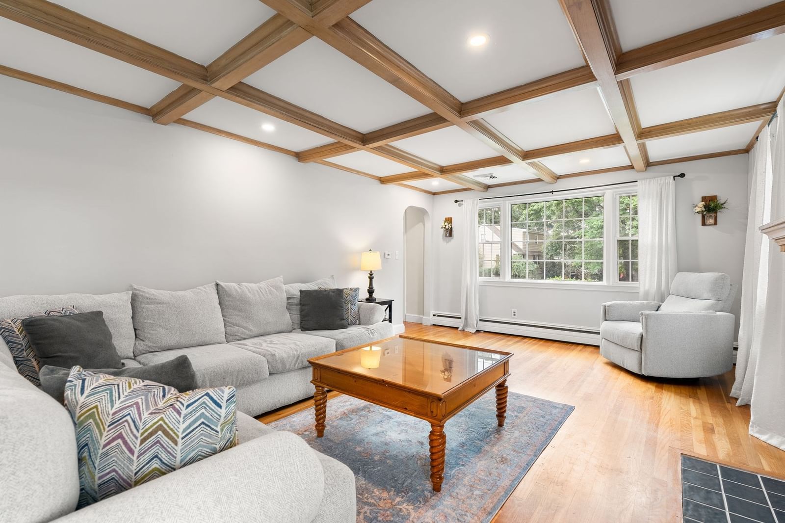 27 Mount Pleasant Ave Holbrook — Photo 4 of 31