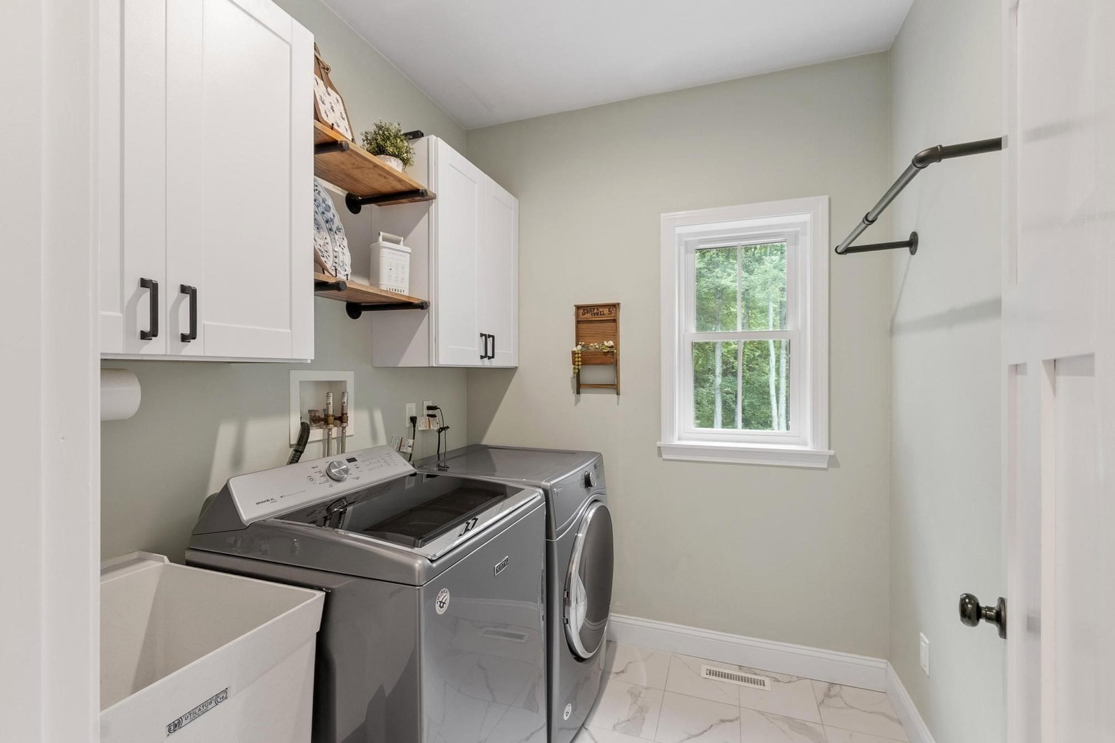 837 New West Townsend Rd Fitchburg — Photo 15 of 42