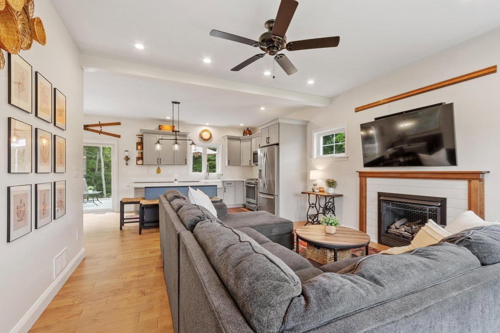837 New West Townsend Rd Fitchburg — Photo 7 of 42